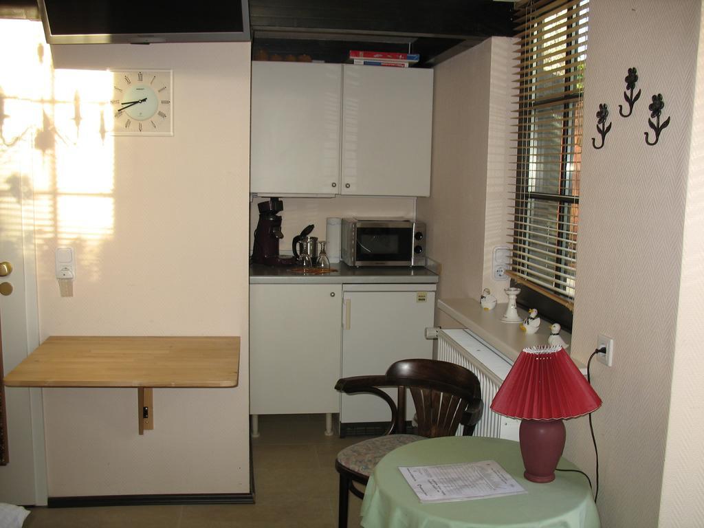 Altes Zollhaus Am Klinikum Hotel Любек Стая снимка