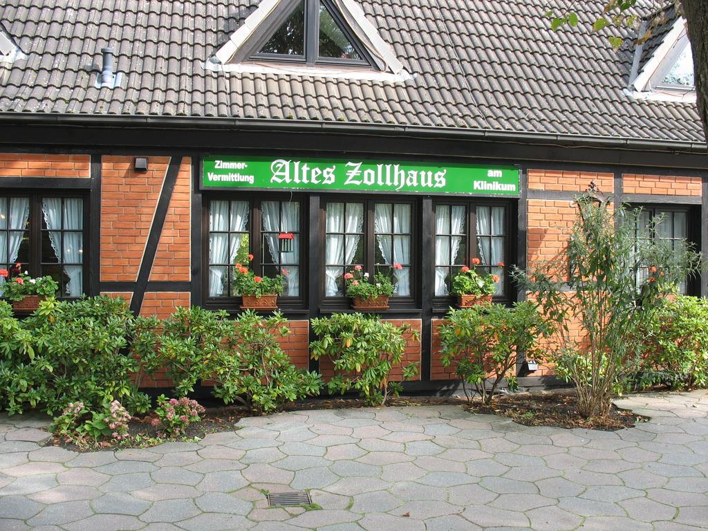 Altes Zollhaus Am Klinikum Hotel Любек Екстериор снимка