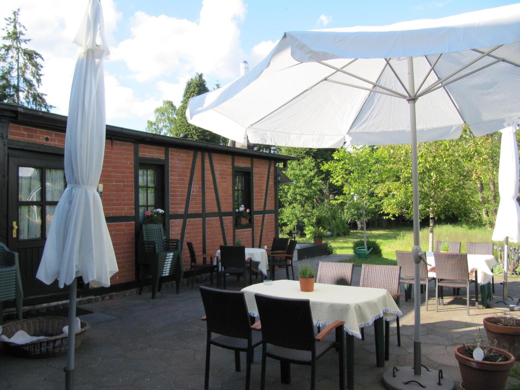 Altes Zollhaus Am Klinikum Hotel Любек Екстериор снимка