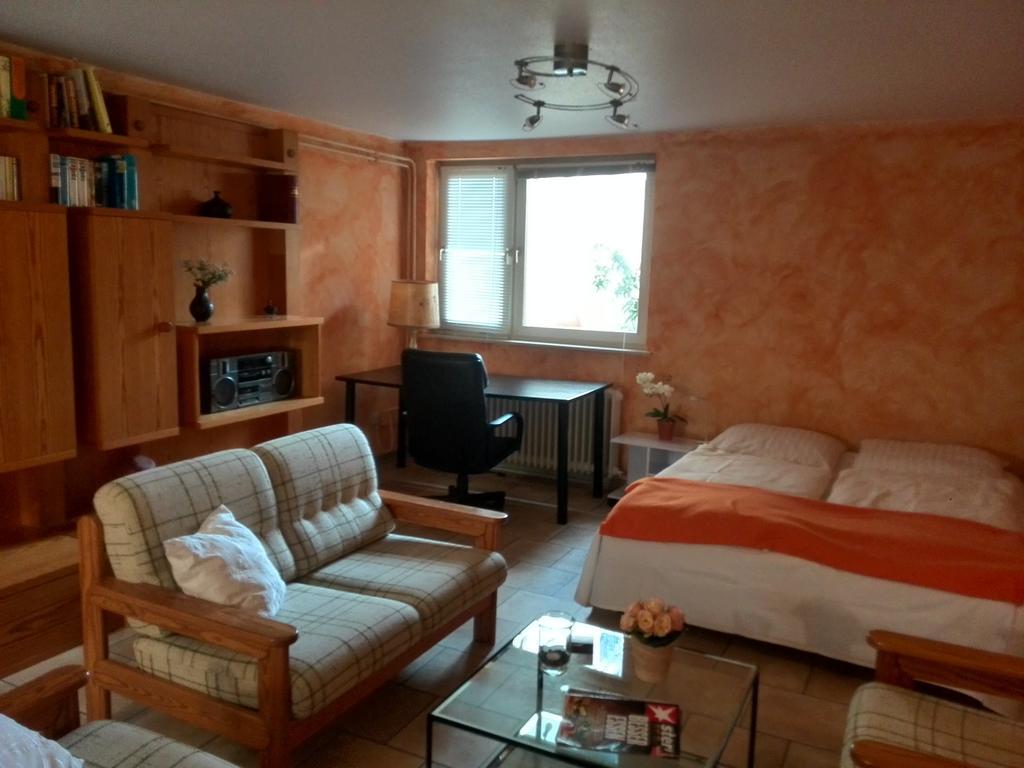 Altes Zollhaus Am Klinikum Hotel Любек Екстериор снимка