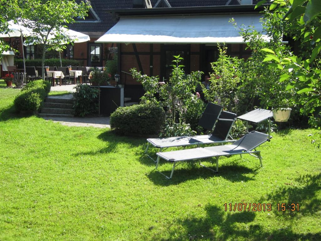 Altes Zollhaus Am Klinikum Hotel Любек Екстериор снимка