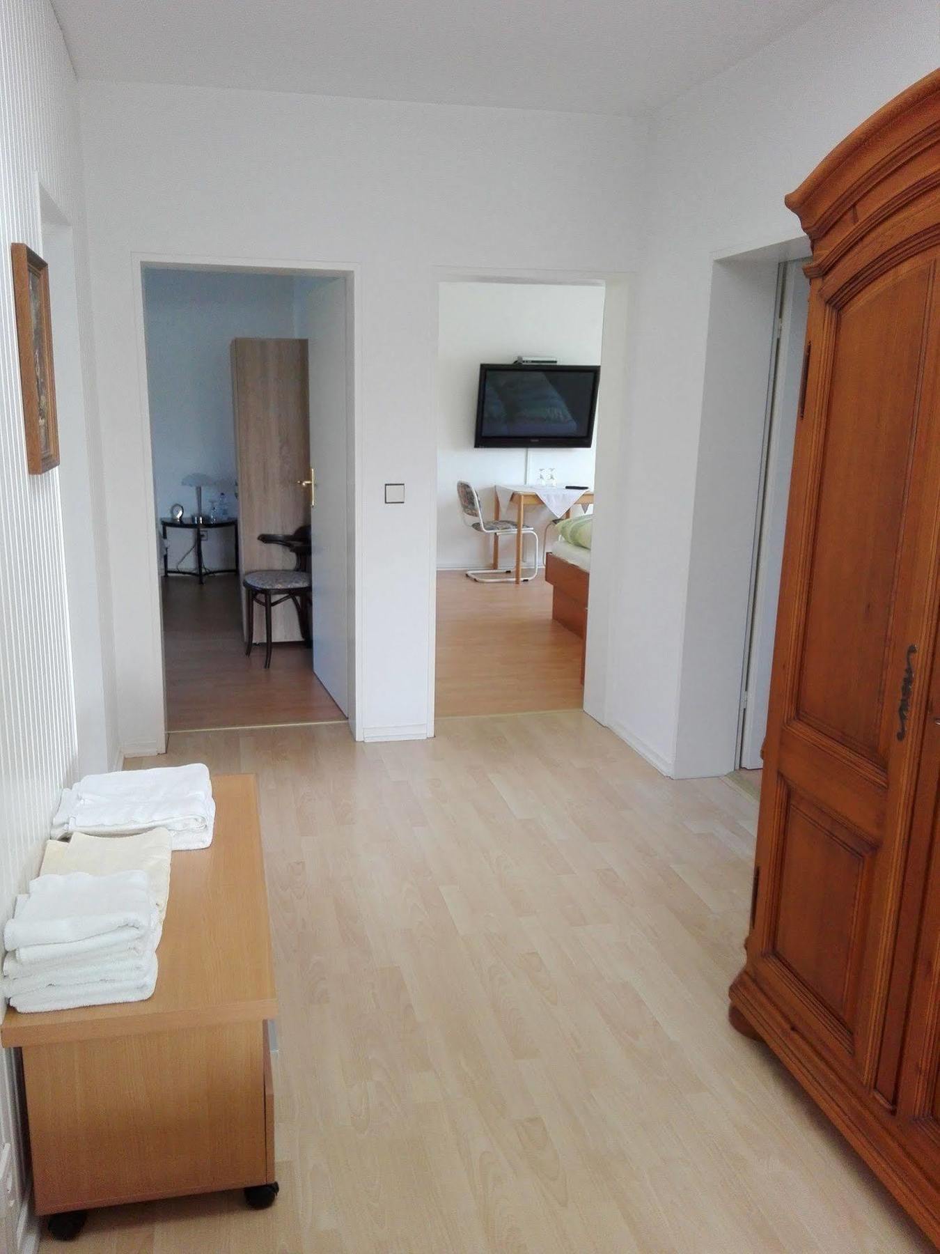 Altes Zollhaus Am Klinikum Hotel Любек Екстериор снимка